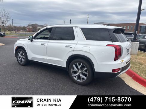 Used 2021 Hyundai Palisade SEL image 2