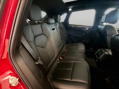 Used 2021 Porsche Macan AWD/4WD image 18