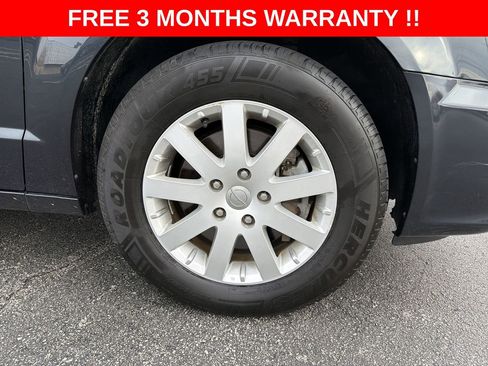 Used 2014 Chrysler Town & Country Touring image 10