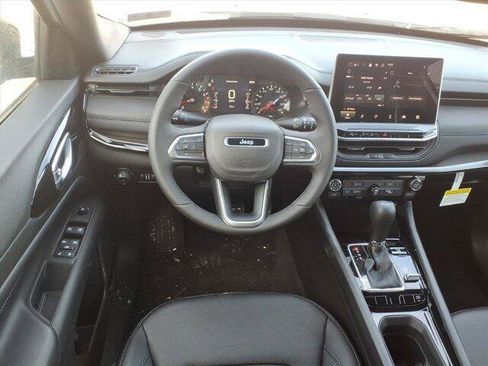 New 2026 Jeep Compass Latitude AWD/4WD image 16