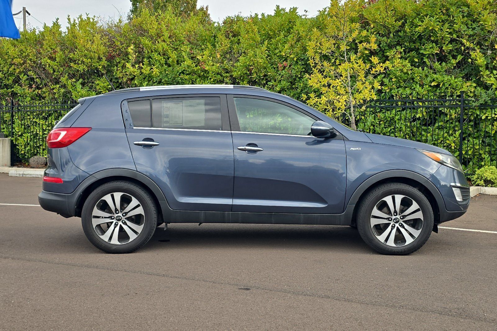 Used 2011 Kia Sportage EX w/ Premium Pkg w/Leather Seats AWD/4WD image 3