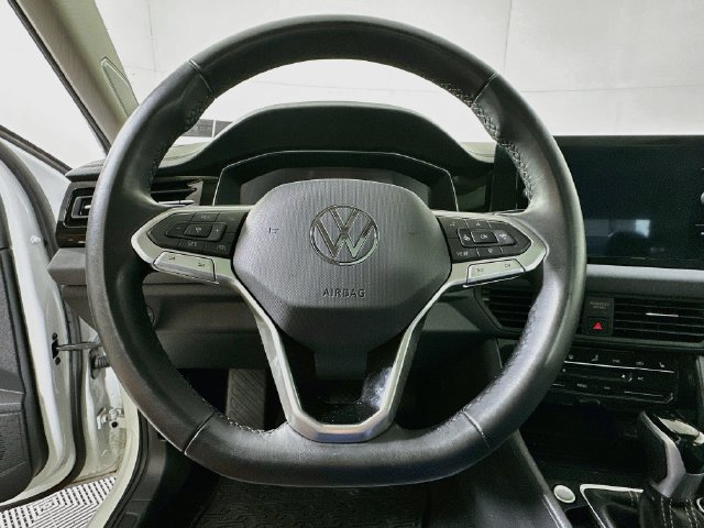 Used 2025 Volkswagen Jetta SE w/ Sunroof Package FWD image 11