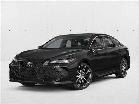 Used 2019 Toyota Avalon XSE FWD image 1