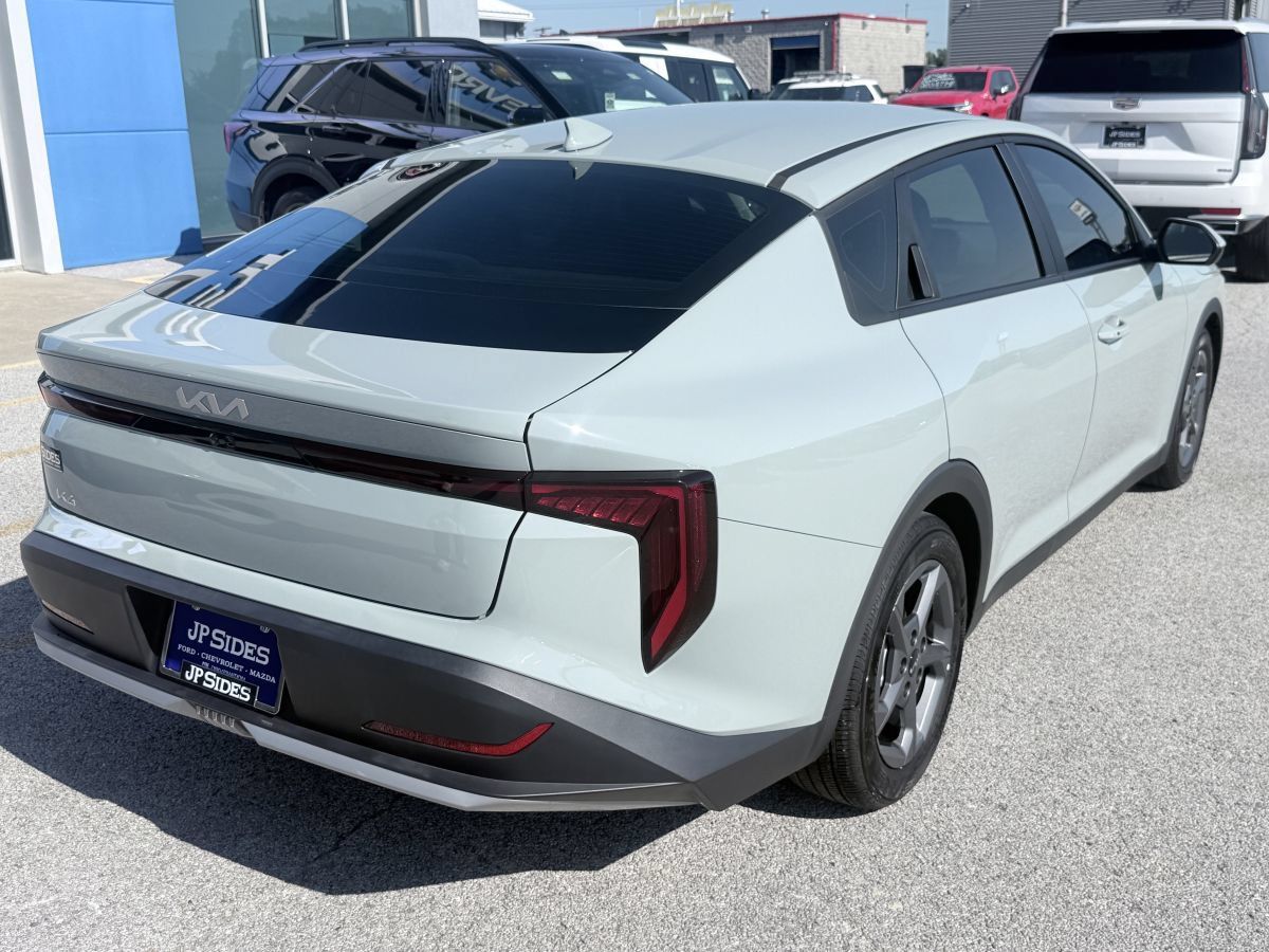 Used 2025 Kia K4 FWD image 5
