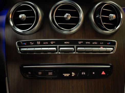 Used 2022 Mercedes-Benz GLC 300 4MATIC image 21