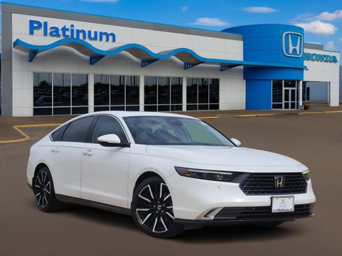 Used 2025 Honda Accord Touring image 1