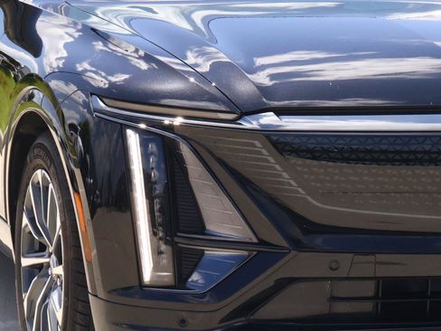 Certified 2024 Cadillac Lyriq Sport AWD/4WD image 9