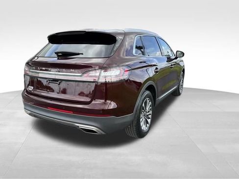 Used 2022 Lincoln Nautilus FWD w/ Premium Package image 7