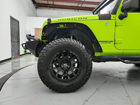 Used 2013 Jeep Wrangler Unlimited Rubicon w/ Connectivity Group AWD/4WD image 29