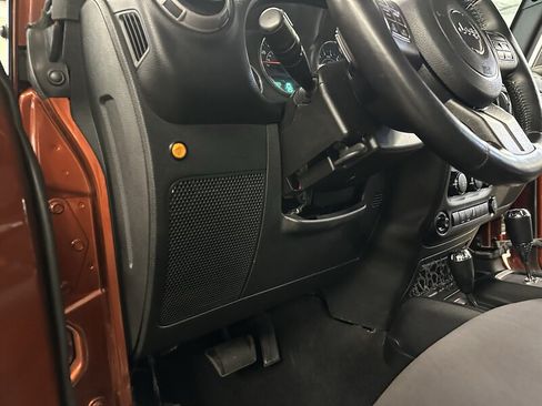 Used 2014 Jeep Wrangler Unlimited Sport w/ Quick Order Package 24S AWD/4WD image 30