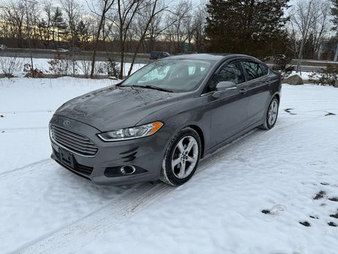 Used 2013 Ford Fusion SE image 3