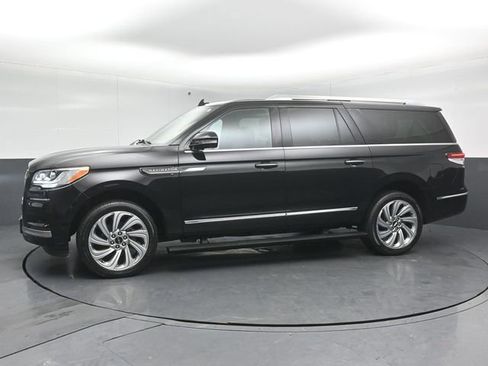 Certified 2022 Lincoln Navigator L Reserve image 4