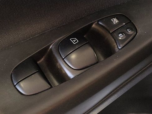 Used 2019 Nissan Sentra SR FWD image 27