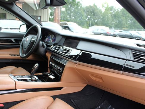 Used 2012 BMW ALPINA B7 image 21