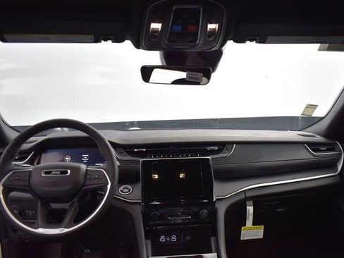 New 2025 Jeep Grand Cherokee Altitude w/ Trailer Tow Package image 35