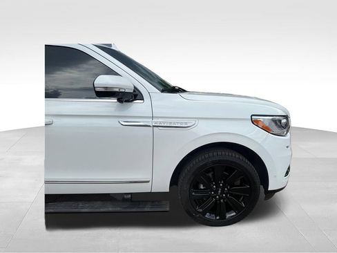 Certified 2024 Lincoln Navigator L Reserve AWD/4WD image 36