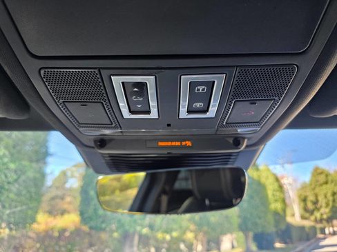 Used 2021 Jaguar F-PACE R-Dynamic S image 27