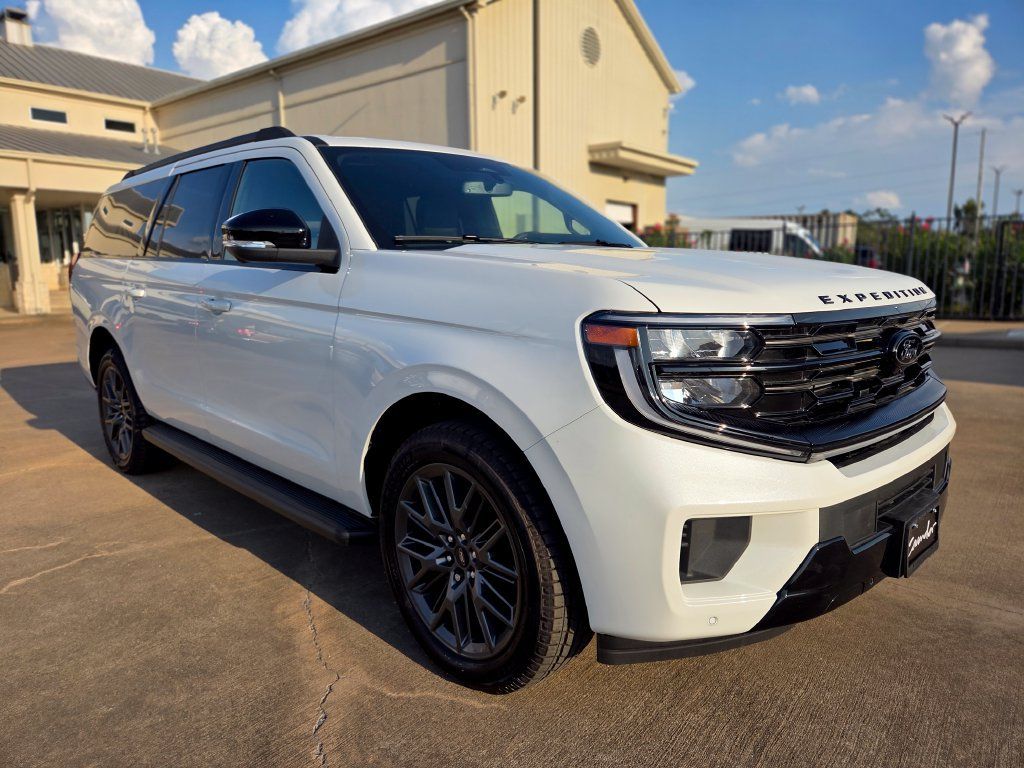 New 2026 Ford Expedition Max Platinum w/ Stealth Appearance Package AWD/4WD image 3