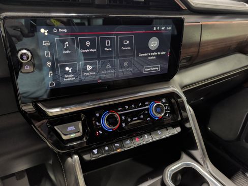 Used 2024 GMC Sierra 3500 Denali Ultimate image 9