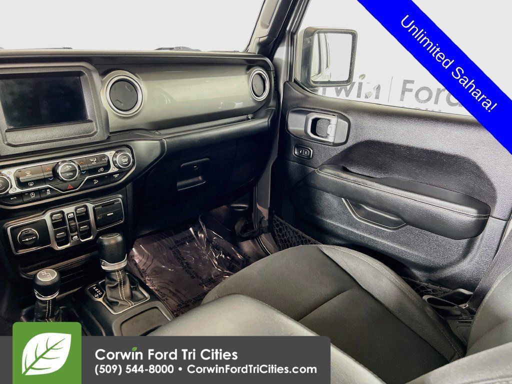 Used 2020 Jeep Wrangler Unlimited Sahara AWD/4WD image 25
