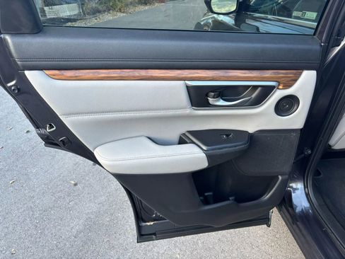Used 2019 Honda CR-V Touring image 14