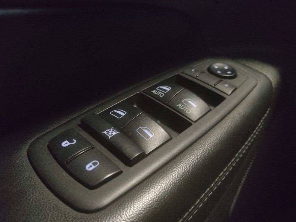 Used 2019 Jeep Grand Cherokee Limited w/ Luxury Group II AWD/4WD image 27