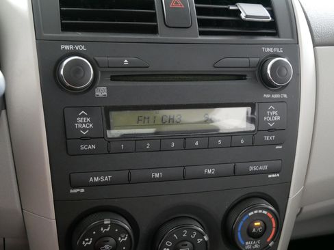 Used 2010 Toyota Corolla LE image 22