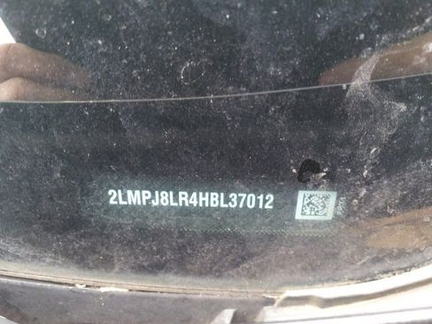 Used 2017 Lincoln MKX Reserve w/ Lincoln MKX Climate Package image 5