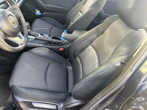 Used 2016 MAZDA MAZDA3 i Touring w/ Popular Equipment Package FWD image 5