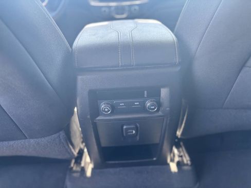 Used 2020 Chevrolet Traverse LS FWD image 18