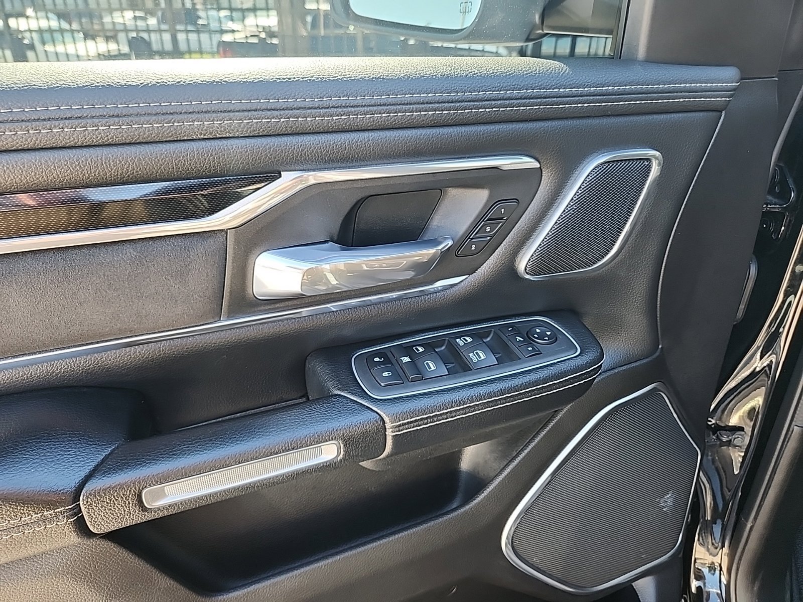 Used 2022 RAM 1500 Laramie AWD/4WD image 21