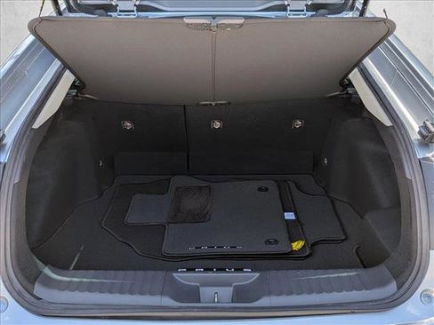Used 2023 Toyota Prius LE FWD image 6