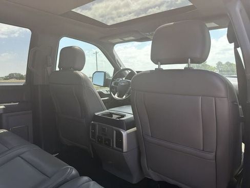 Used 2019 Ford F150 Lariat w/ Equipment Group 502A Luxury AWD/4WD image 17