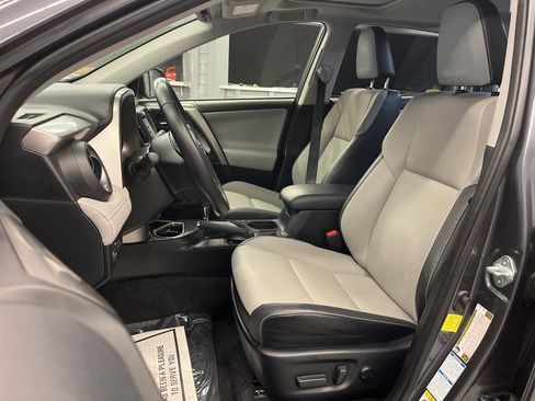 Used 2017 Toyota RAV4 Limited image 11