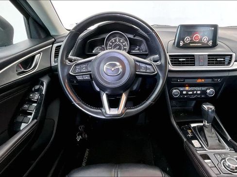 Used 2017 MAZDA MAZDA3 Touring FWD image 2