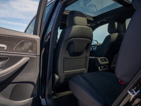 Certified 2025 Mercedes-Benz GLS 450 4MATIC image 19