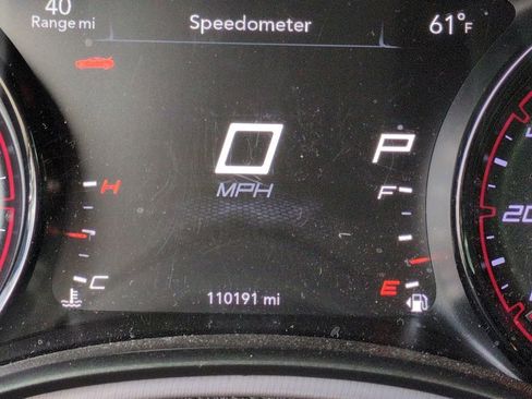 Used 2019 Dodge Charger SXT image 16