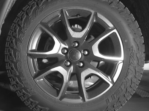 Used 2025 Jeep Compass Trailhawk AWD/4WD image 14