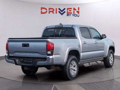 Used 2019 Toyota Tacoma SR5 image 6