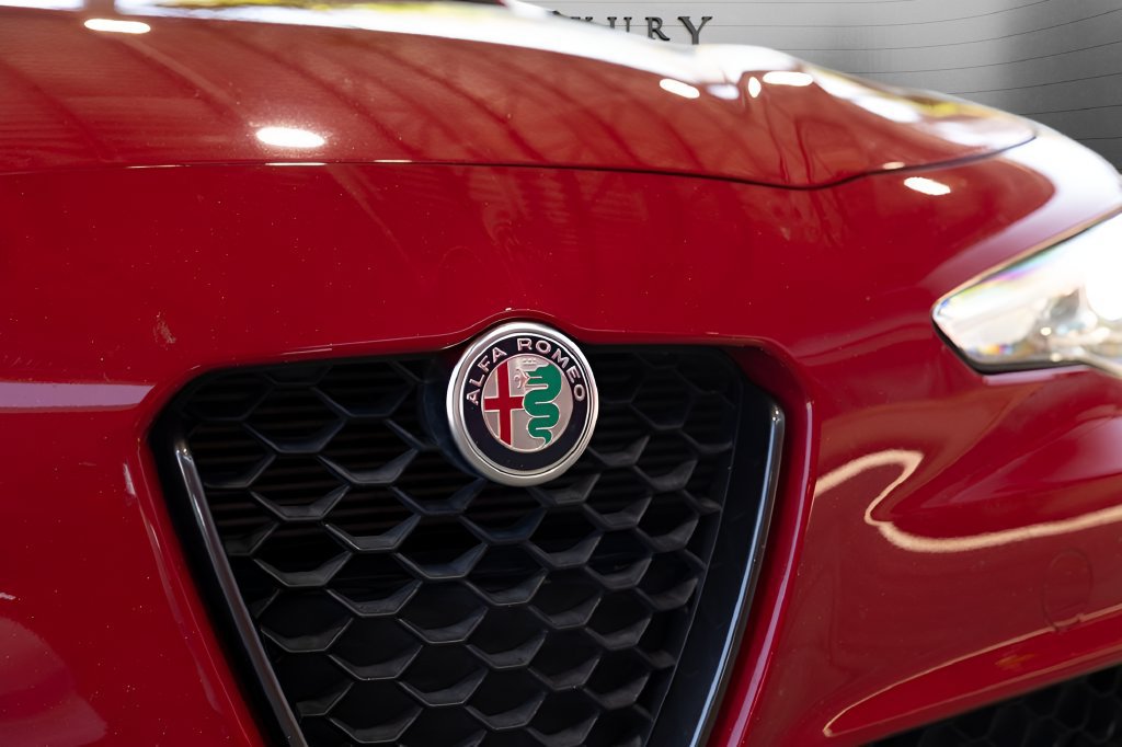 Used 2022 Alfa Romeo Giulia Veloce RWD image 14