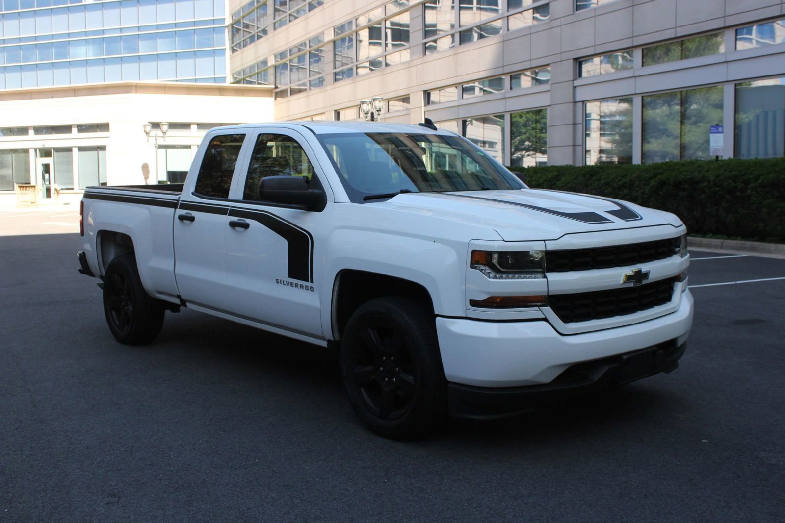 Used 2018 Chevrolet Silverado 1500 Custom w/ Rally 1 Edition RWD image 1