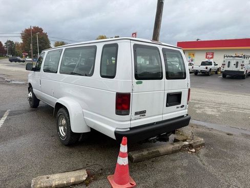 Used 2009 Ford E-350 and Econoline 350 Extended Wagon Super Duty RWD image 3