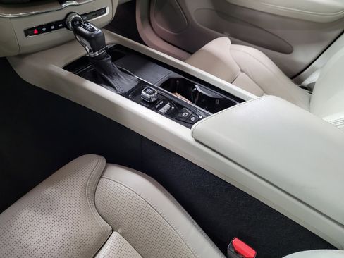 Used 2021 Volvo XC60 T6 Inscription image 26