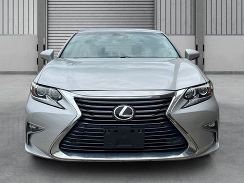 Used 2016 Lexus ES 350 w/ Premium Package w/Wood Trim FWD image 9