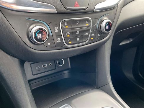 Certified 2021 Chevrolet Equinox LT image 31