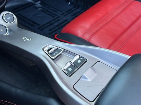 Used 2010 Ferrari California RWD image 29