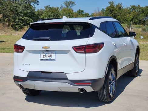New 2025 Chevrolet Blazer LT w/ Convenience Package FWD image 5