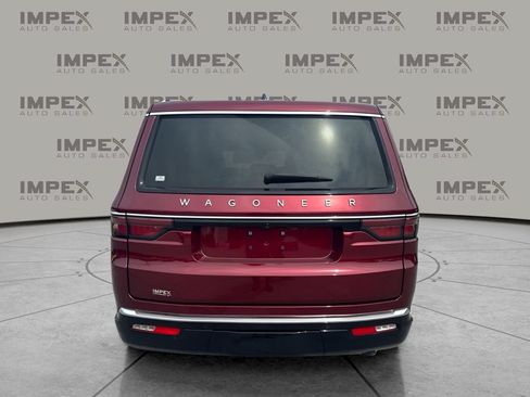 Used 2025 Jeep Wagoneer Series III w/ Premium Group I AWD/4WD image 4