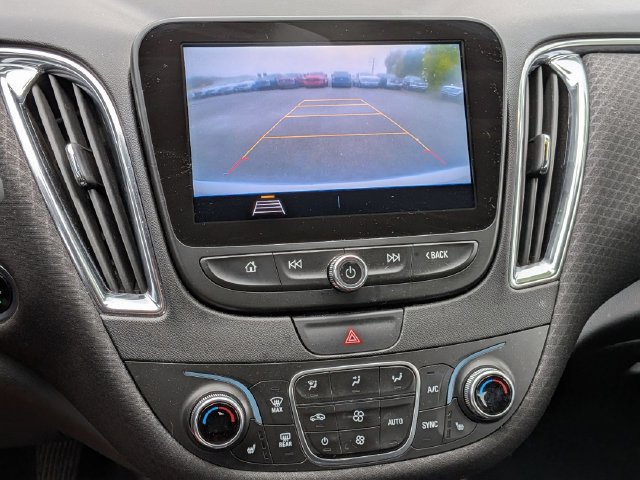 Used 2019 Chevrolet Malibu LT w/ Driver Confidence Package FWD image 12