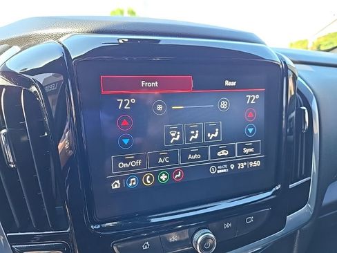 Used 2023 Chevrolet Traverse LT FWD image 32